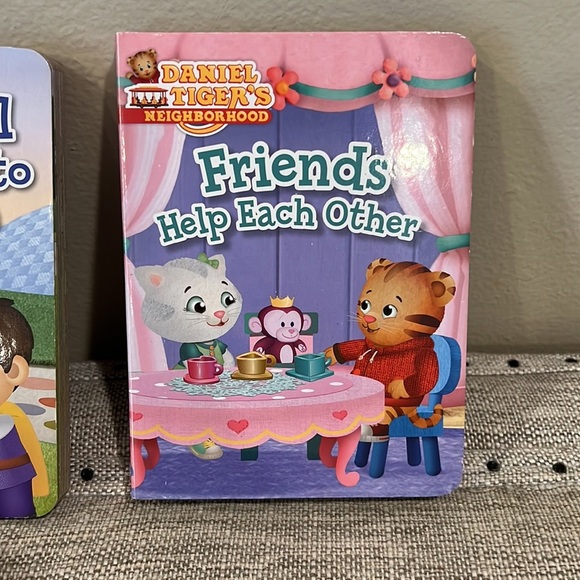 3 Children’s book - Picture 4 of 4